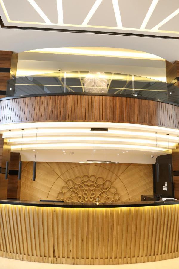 فندق صحارى الخليج Sahara Gulf Hotel Apartments Amã Exterior foto