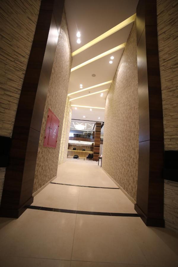 فندق صحارى الخليج Sahara Gulf Hotel Apartments Amã Exterior foto