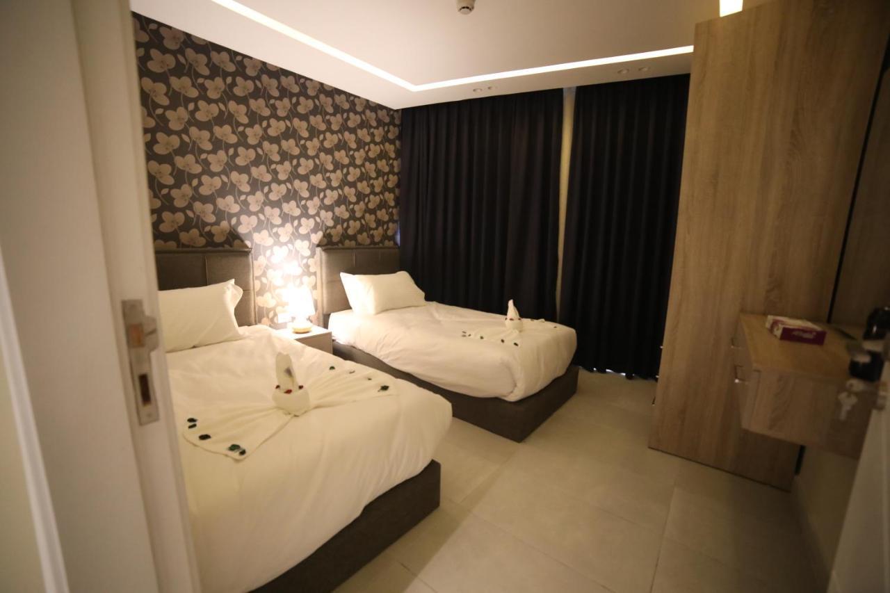 فندق صحارى الخليج Sahara Gulf Hotel Apartments Amã Exterior foto