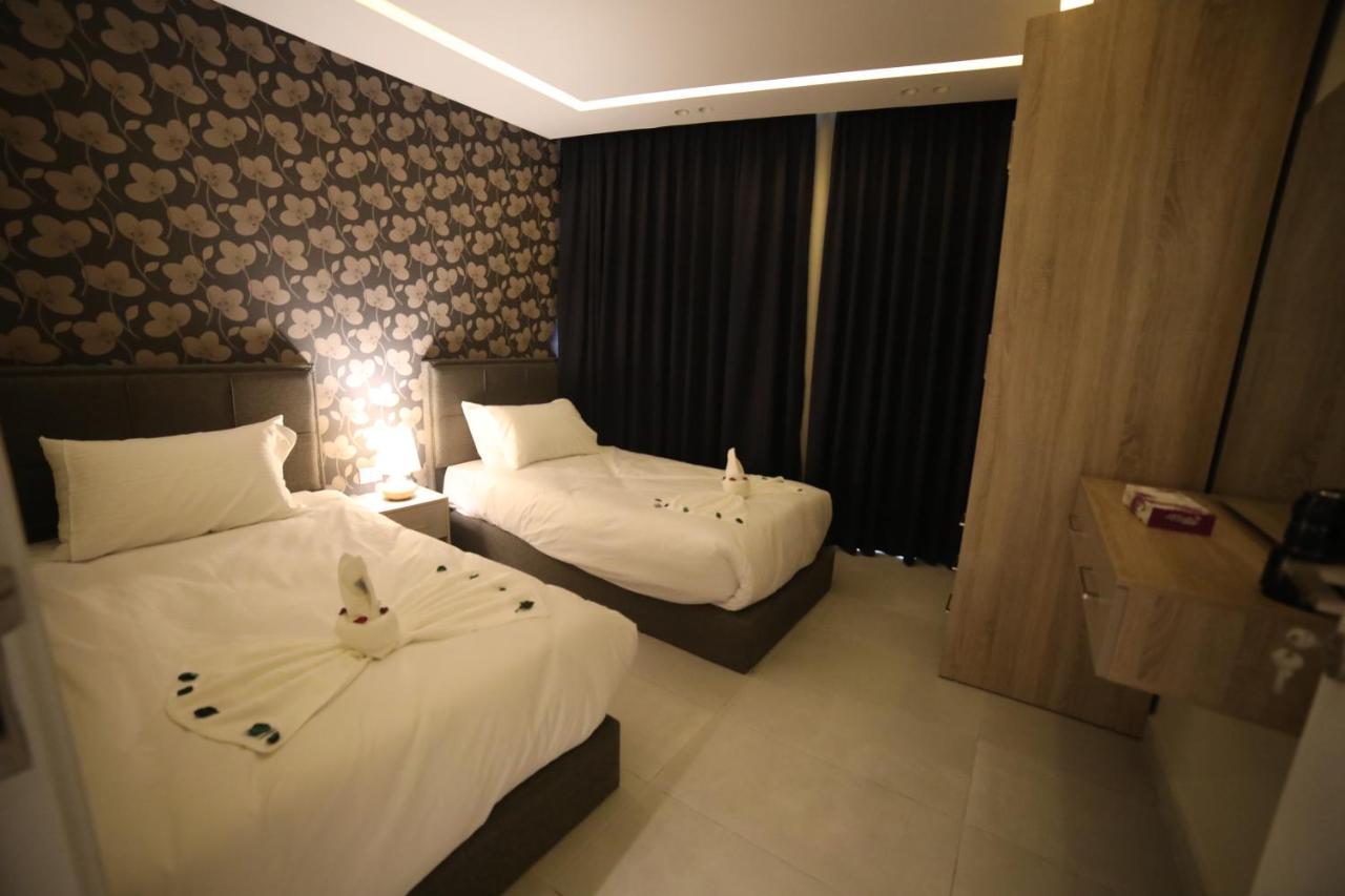 فندق صحارى الخليج Sahara Gulf Hotel Apartments Amã Exterior foto
